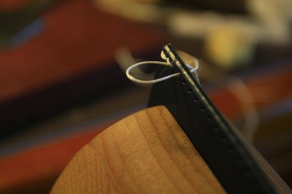 爱马仕双波浪骑马针法是怎么缝的？手工皮具的手缝过程插图9