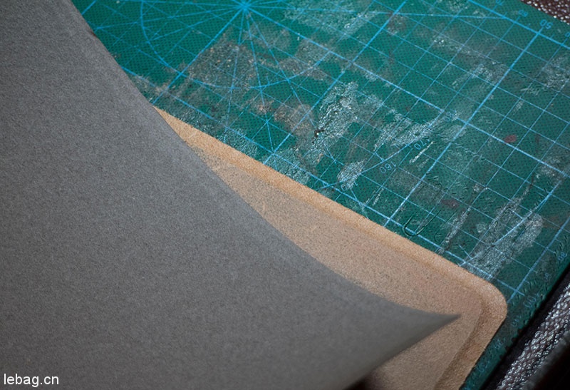 传统却又复杂的马韁革公文包的制作教程（二）包面前后片的制作-手工皮具